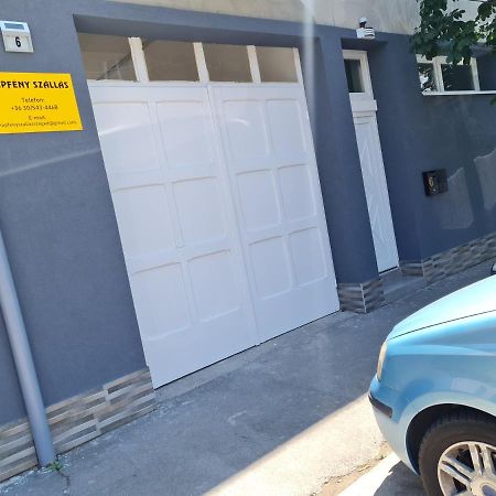 Napfeny Szallas Szeged Exteriör bild