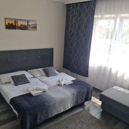 Napfeny Szallas Szeged Exteriör bild