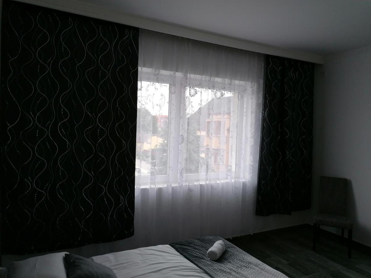 Napfeny Szallas Szeged Exteriör bild