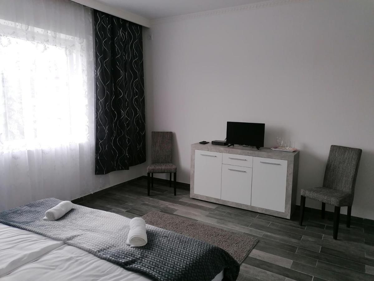 Napfeny Szallas Szeged Exteriör bild