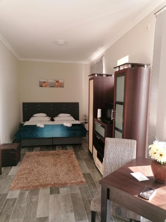 Napfeny Szallas Szeged Exteriör bild