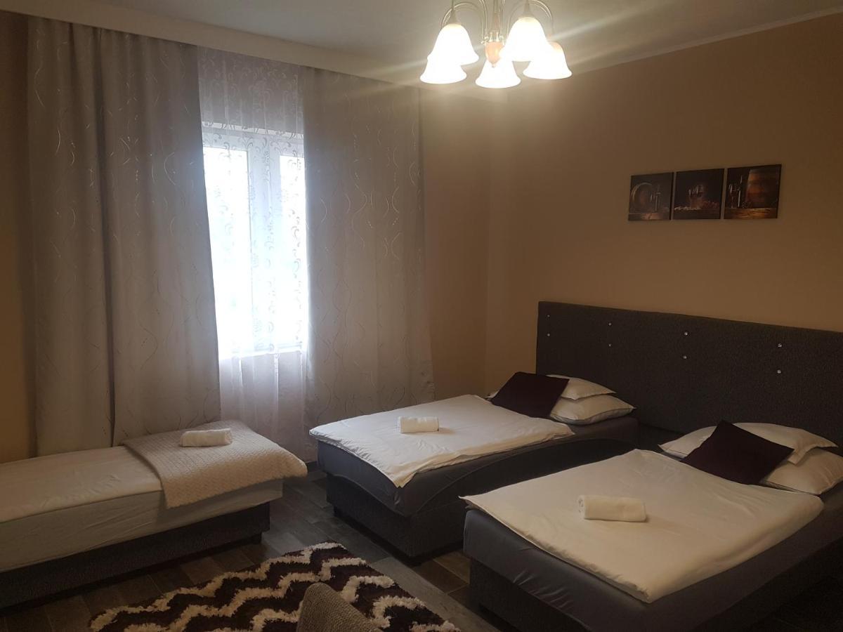 Napfeny Szallas Szeged Exteriör bild