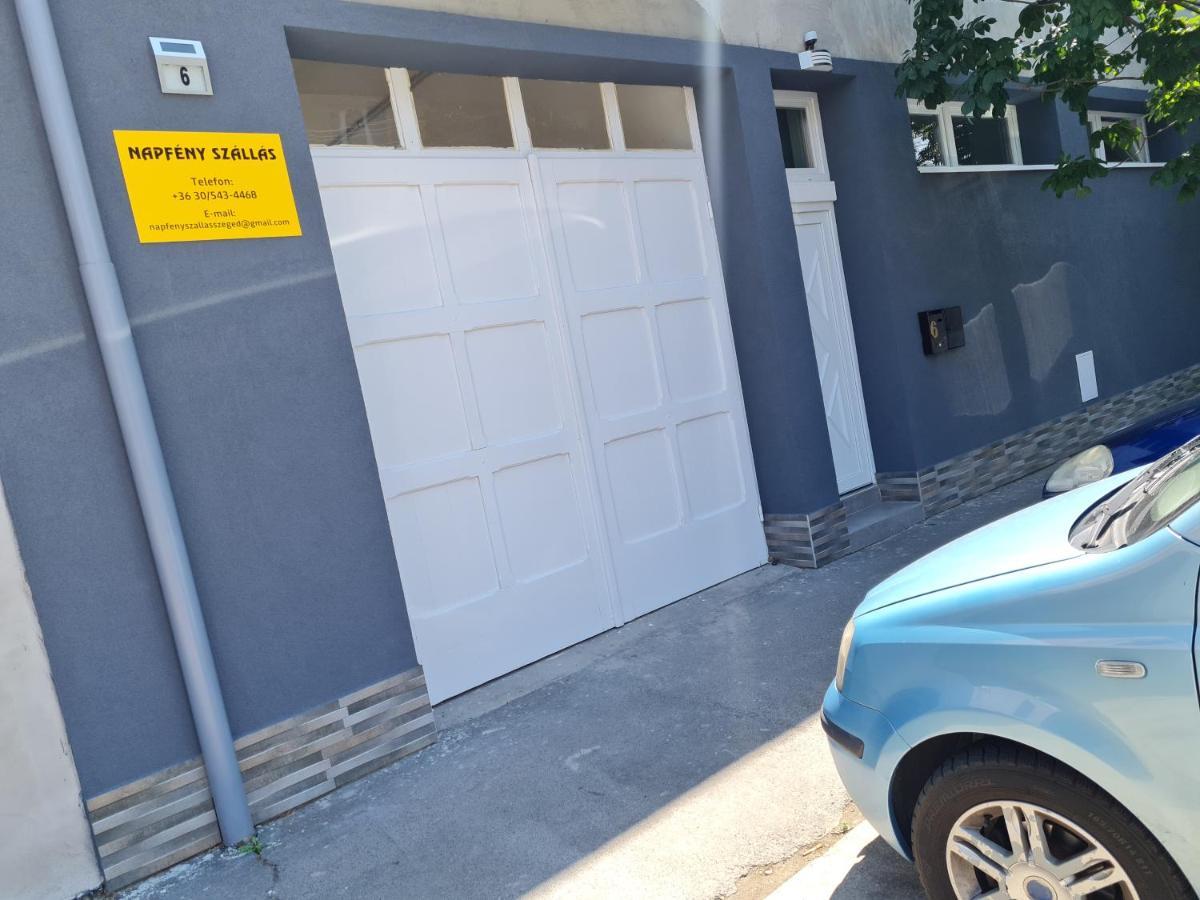Napfeny Szallas Szeged Exteriör bild
