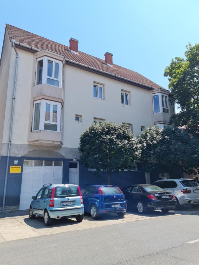 Napfeny Szallas Szeged Exteriör bild